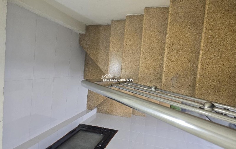 Nhà Lương Đình Của - Phương Mai: 37m2 4ph ngủ, MT rộng, 2 thoáng trước sau, ngõ thông, sổ đỏ vuông A4, giá vô cùng hợp lý!
